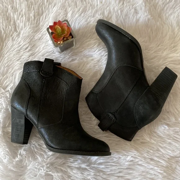 CLARKS | Artisan Black Leather Western Style heel ankle boots women’s 7 - Picture 5 of 8